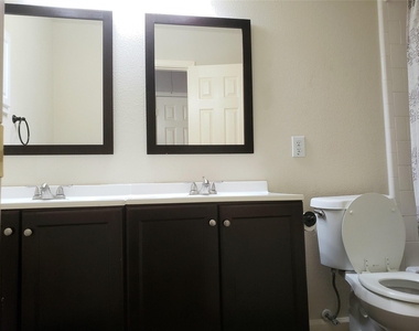 5810 Willow Park Drive - Photo Thumbnail 16