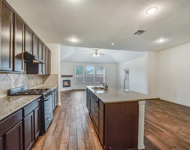 903 Willowick Bay Drive - Photo Thumbnail 9