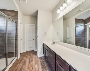 903 Willowick Bay Drive - Photo Thumbnail 17