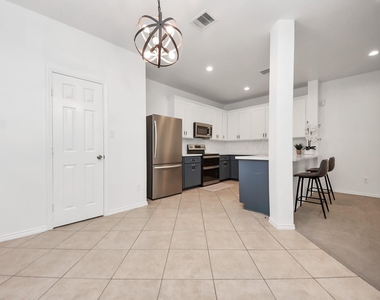 1117 Palmer Street - Photo Thumbnail 11