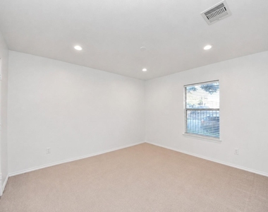 1117 Palmer Street - Photo Thumbnail 4