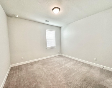9218 Rocking Plain Lane - Photo Thumbnail 22
