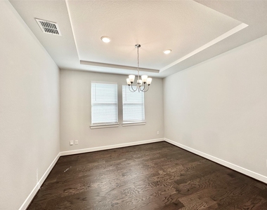 9218 Rocking Plain Lane - Photo Thumbnail 6