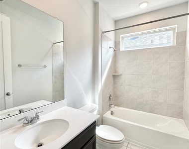 9218 Rocking Plain Lane - Photo Thumbnail 4