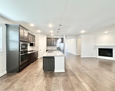9218 Rocking Plain Lane - Photo Thumbnail 12