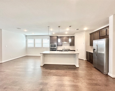 9218 Rocking Plain Lane - Photo Thumbnail 10