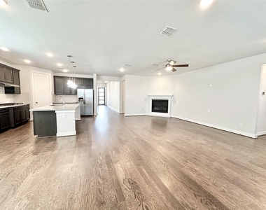 9218 Rocking Plain Lane - Photo Thumbnail 14
