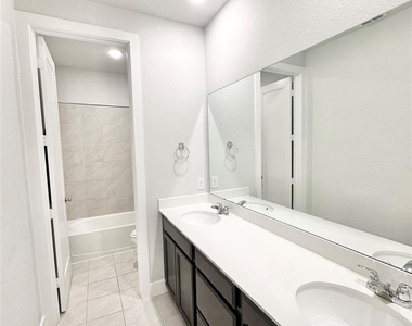 9218 Rocking Plain Lane - Photo Thumbnail 23
