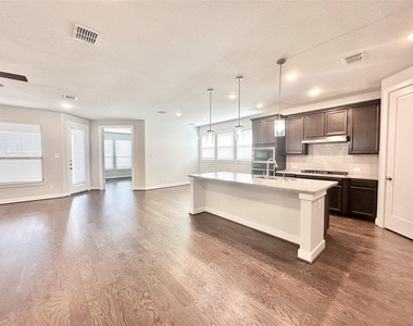 9218 Rocking Plain Lane - Photo Thumbnail 9