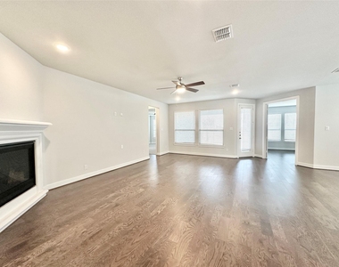 9218 Rocking Plain Lane - Photo Thumbnail 16