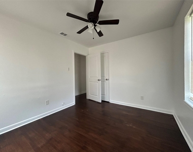 1108 Redbud Circle - Photo Thumbnail 8