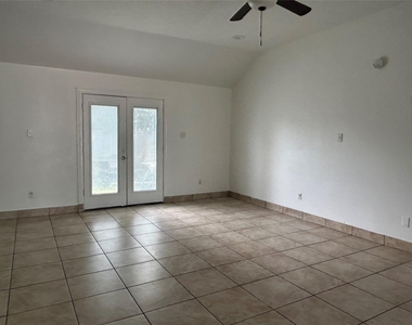 1108 Redbud Circle - Photo Thumbnail 2