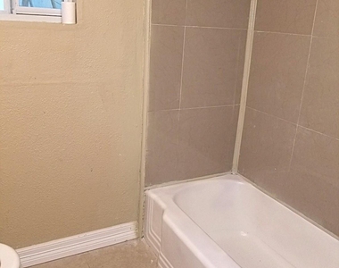 5631 Belarbor Street - Photo Thumbnail 13
