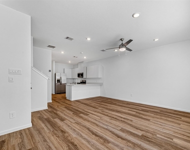 5927 Manning Oaks Street - Photo Thumbnail 11