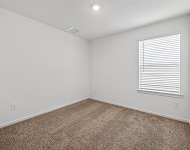 5927 Manning Oaks Street - Photo Thumbnail 6