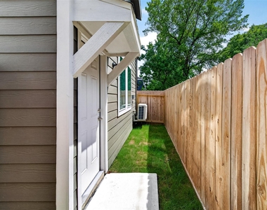 5927 Manning Oaks Street - Photo Thumbnail 13