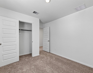 5927 Manning Oaks Street - Photo Thumbnail 9