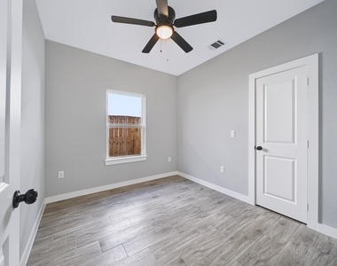 16733 E Hammon - Photo Thumbnail 14