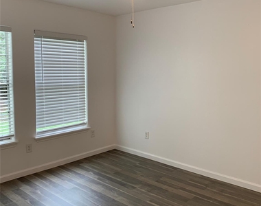 11950 Greenloch Lane - Photo Thumbnail 8