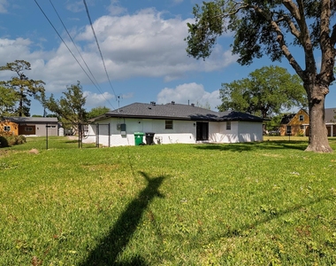 3320 Wentworth Street - Photo Thumbnail 43