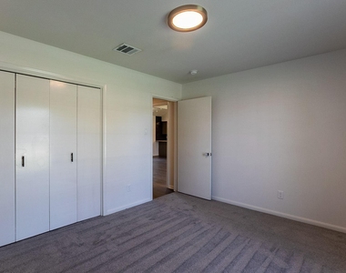 3320 Wentworth Street - Photo Thumbnail 24