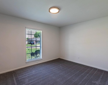 3320 Wentworth Street - Photo Thumbnail 23