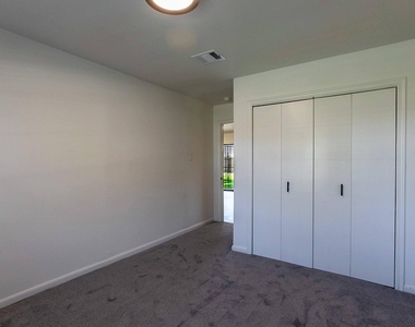 3320 Wentworth Street - Photo Thumbnail 21