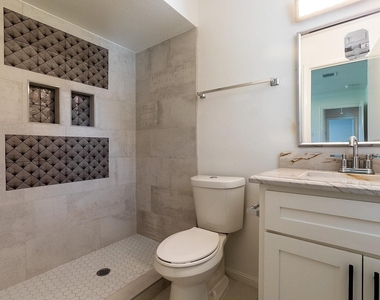 3320 Wentworth Street - Photo Thumbnail 32