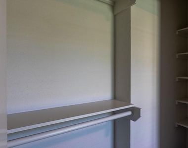 3320 Wentworth Street - Photo Thumbnail 25