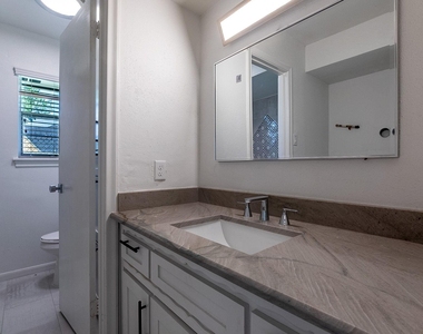 3320 Wentworth Street - Photo Thumbnail 34
