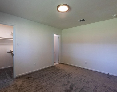 3320 Wentworth Street - Photo Thumbnail 29