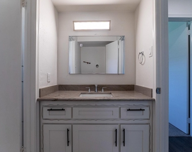 3320 Wentworth Street - Photo Thumbnail 36