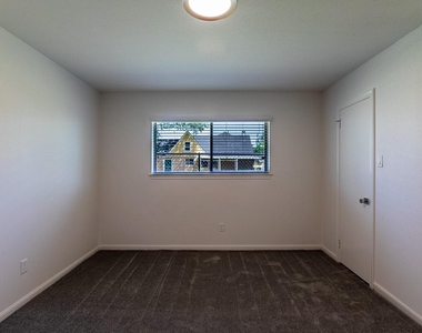 3320 Wentworth Street - Photo Thumbnail 28