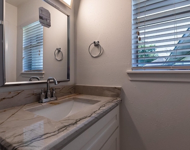 3320 Wentworth Street - Photo Thumbnail 31