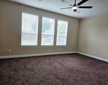 27419 Canyon Reach Dr - Photo Thumbnail 6
