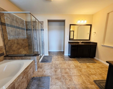 27419 Canyon Reach Dr - Photo Thumbnail 12