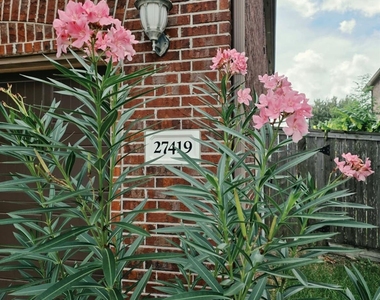 27419 Canyon Reach Dr - Photo Thumbnail 2