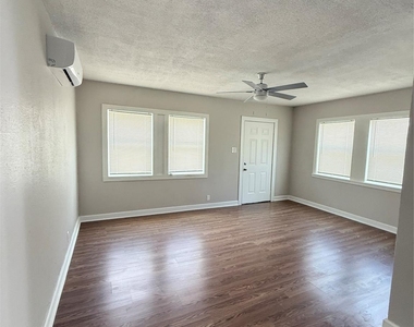 5140 Polk St - Photo Thumbnail 2