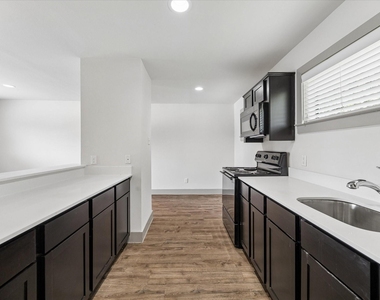 4300 Rosslyn Road - Photo Thumbnail 1