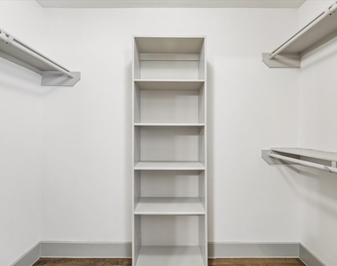 4300 Rosslyn Road - Photo Thumbnail 8