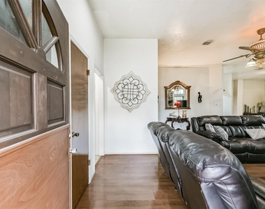 338 Grand Oaks Boulevard - Photo Thumbnail 2