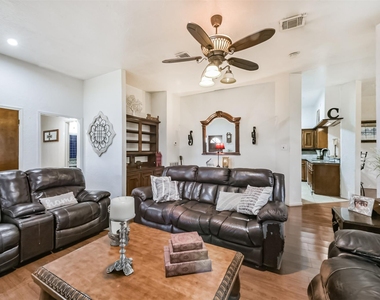 338 Grand Oaks Boulevard - Photo Thumbnail 4