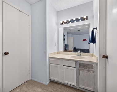 3993 Tanglewilde Street - Photo Thumbnail 20