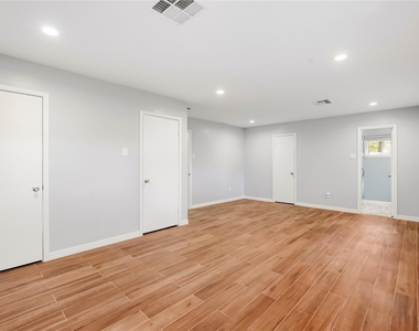 1420 Sweet Gum Lane Lane - Photo Thumbnail 9