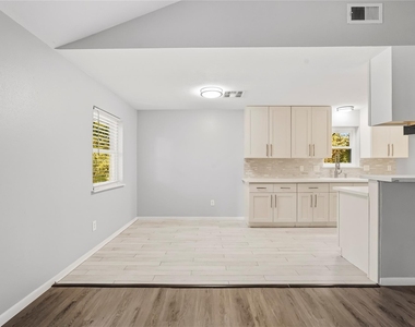 1420 Sweet Gum Lane Lane - Photo Thumbnail 3