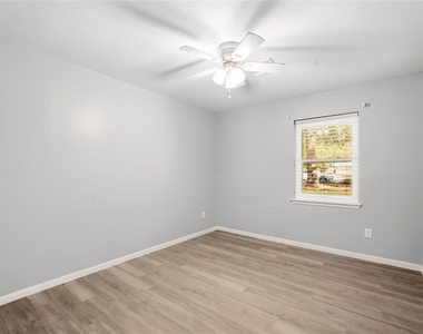 1420 Sweet Gum Lane Lane - Photo Thumbnail 11