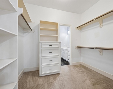 4523 Maple Street - Photo Thumbnail 24