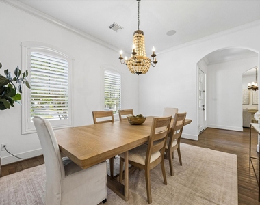 4523 Maple Street - Photo Thumbnail 5