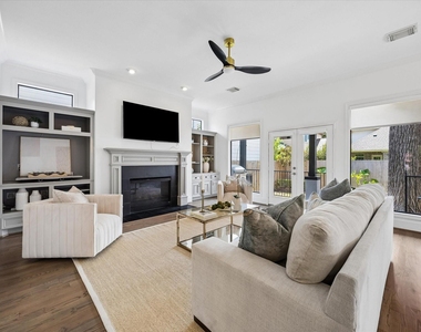4523 Maple Street - Photo Thumbnail 9