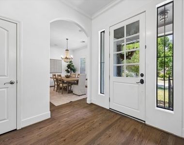 4523 Maple Street - Photo Thumbnail 3
